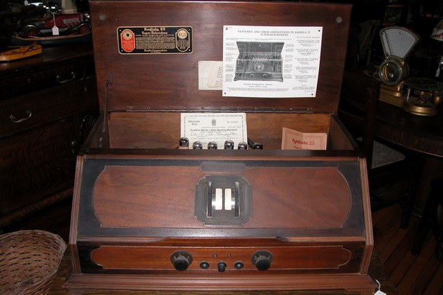 1920's Radiola 25
Original battery's,
owners manual, and
licence papers!
ITEM7899
**SOLD**