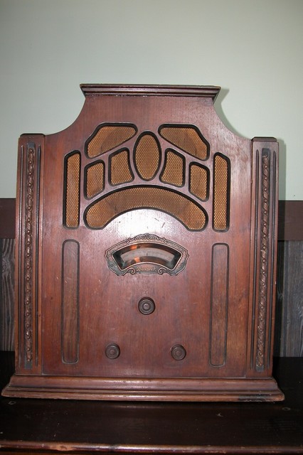 Brunswick Radio
Toronto, Canada
ITEM7900