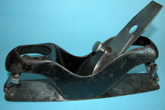 Bailey No. 9 Plane
Bailey Tool co.
Woonsocket, R.I.
Battleaxe Logo on Blade
ITEM8151
**SOLD**