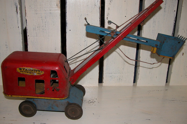 Early Wyandotte
Pressed Steel
Steam Shovel
ITEM8370