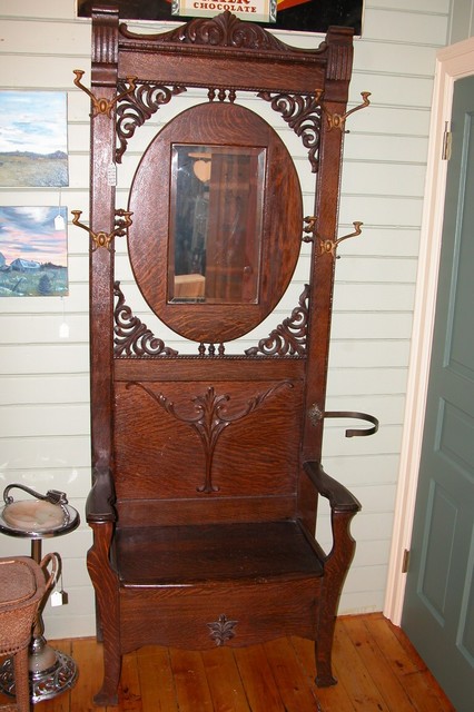 Exceptional Quarter Cut Oak
Hall Stand, Early 1900's
The George McLagan 
Furniture Co. Stratford, ON
Provenance - Port Hope, Ontario
ITEM7812
$INQUIRE