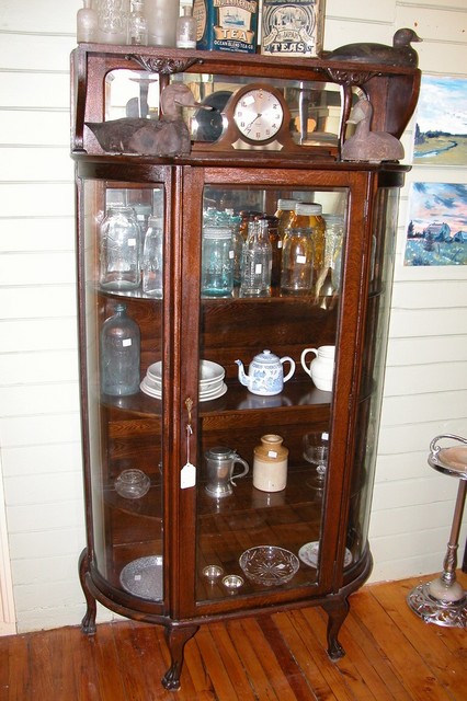 Early 1900's
Oak China Cabinet
With Top Mirror
ITEM7820
$1925USD