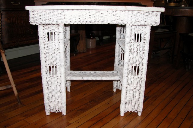 Early Wicker Desk
Early White Paint
ITEM7923
$135USD